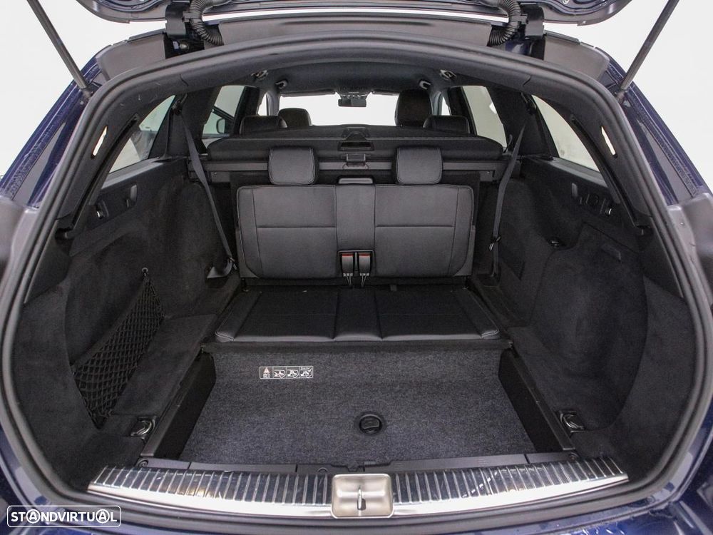 Mercedes-Benz E 220 d AMG 7L - 11