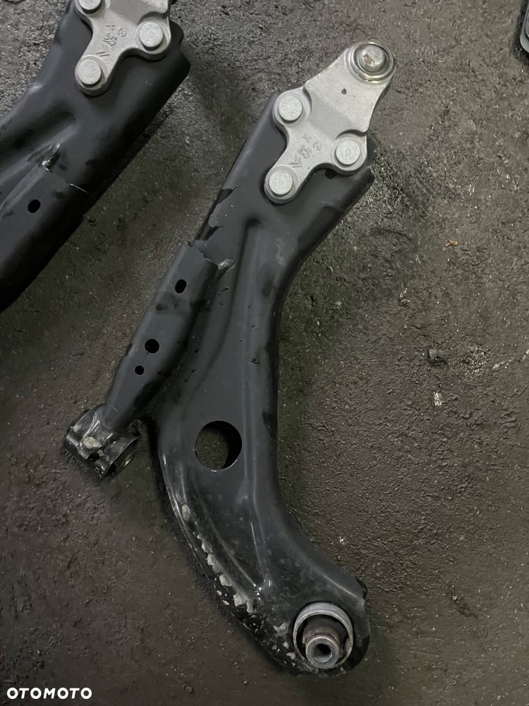 Wahacz przód Lewy Prawy 3008 II 5008 II C5 Aircross Rifter IV Combo E Berlingo IV - 3