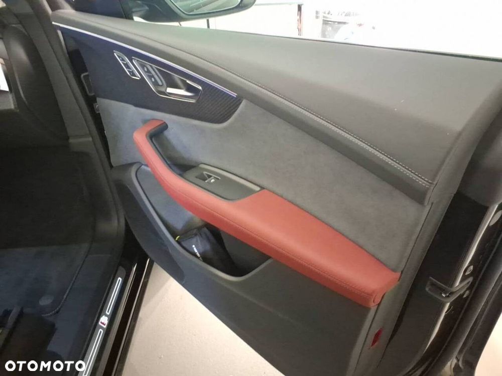Audi SQ8 - 12