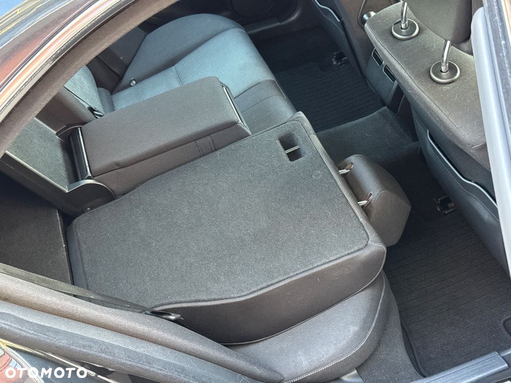 Mercedes-Benz Klasa C 180 CDI DPF (BlueEFFICIENCY) 7G-TRONIC - 34