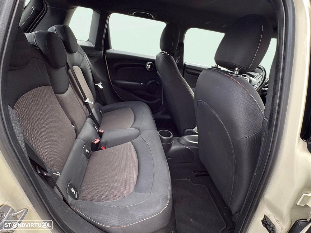 MINI 5 Portas One D - 16