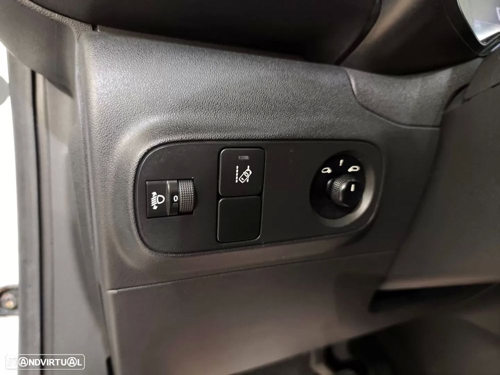 Citroën C3 1.2 PureTech Shine EAT6 - 18