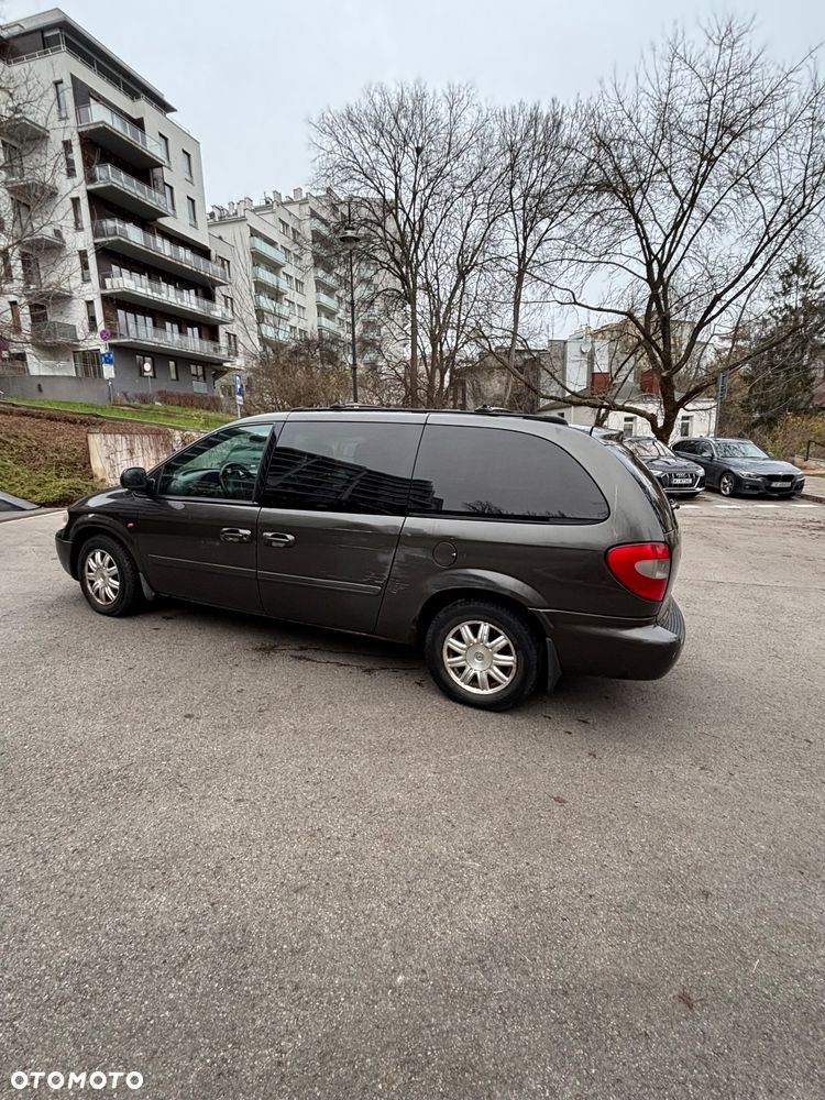 Chrysler Grand Voyager 2.5 CRD Limited - 1
