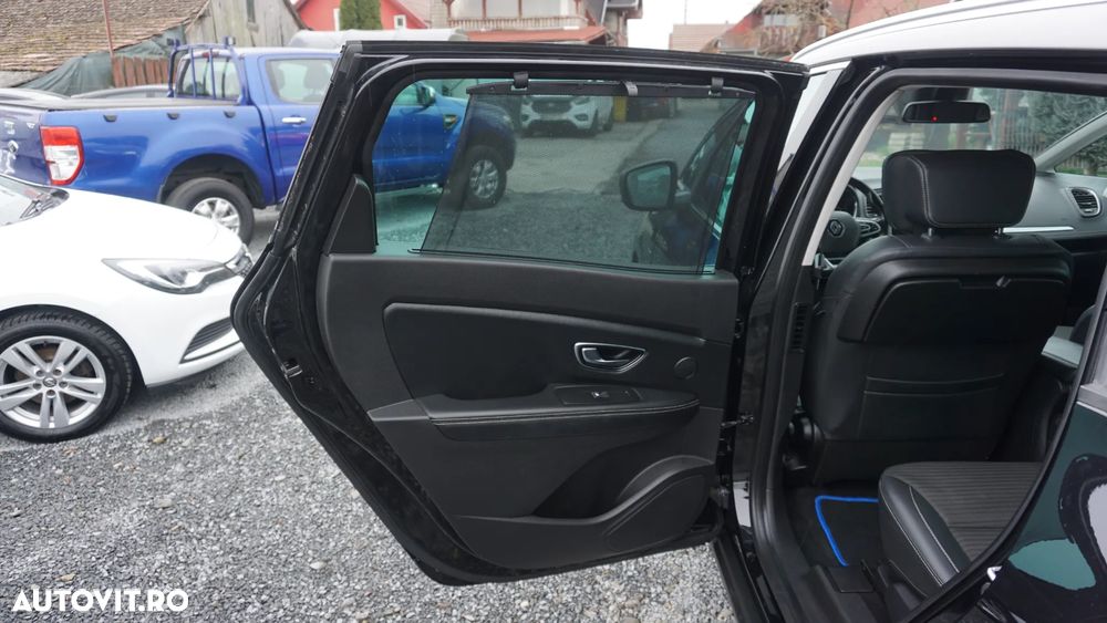 Renault Grand Scenic ENERGY TCe 130 BOSE EDITION - 8