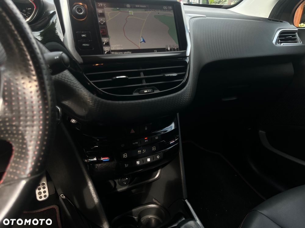 Peugeot 2008 BlueHDi 100 STOP & START Active - 10