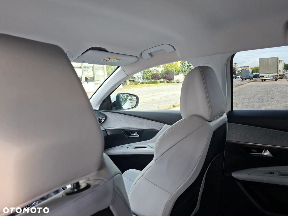 Peugeot 3008 1.2 PureTech GPF Allure S&S - 20