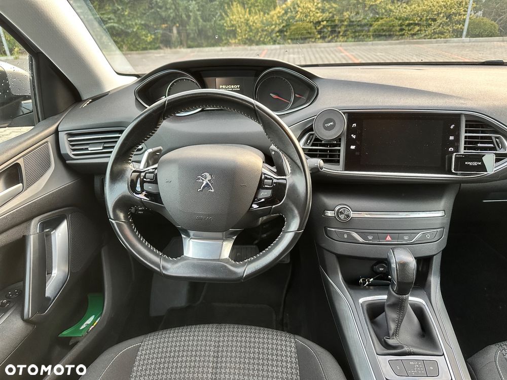 Peugeot 308 BlueHDi FAP 130 EAT8 Stop & Start Tech Edition - 10