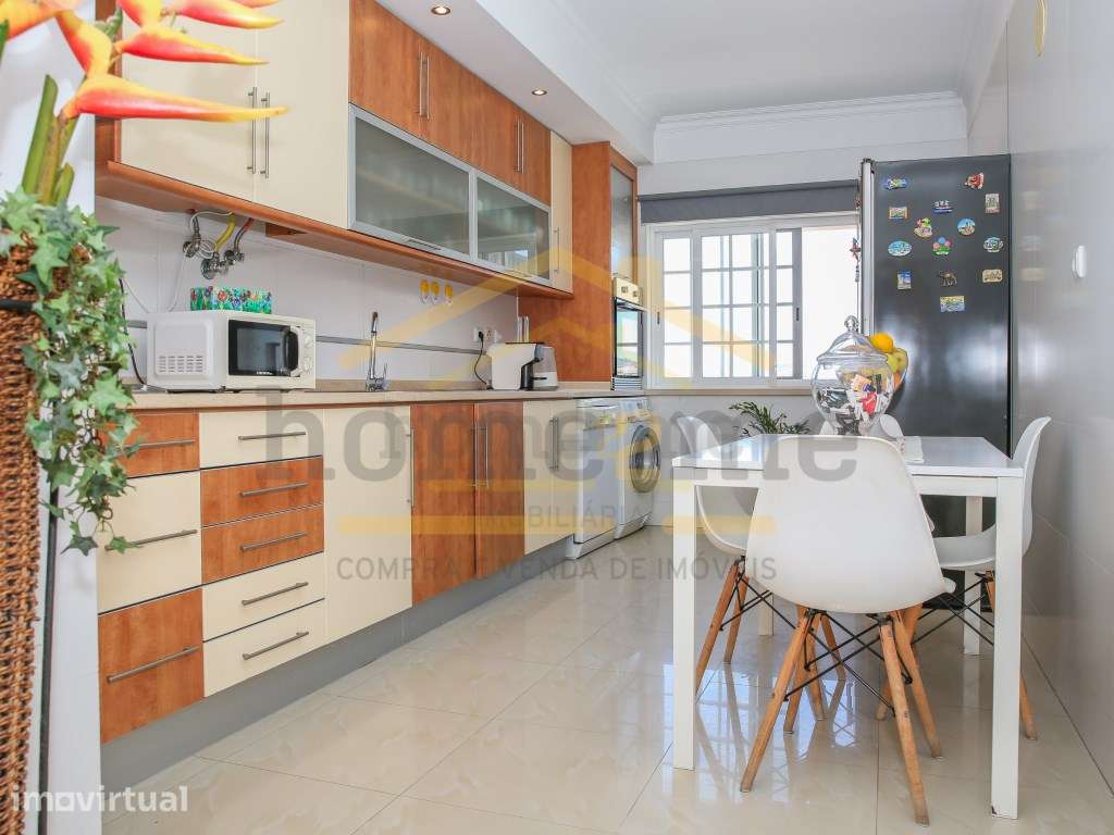 Fantástico Apartamento T2 com 2 varandas e arrecadação - Grande imagem: 2/20