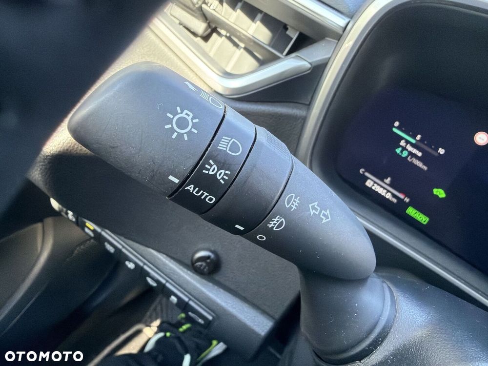Toyota Corolla 1.8 Hybrid Style - 18