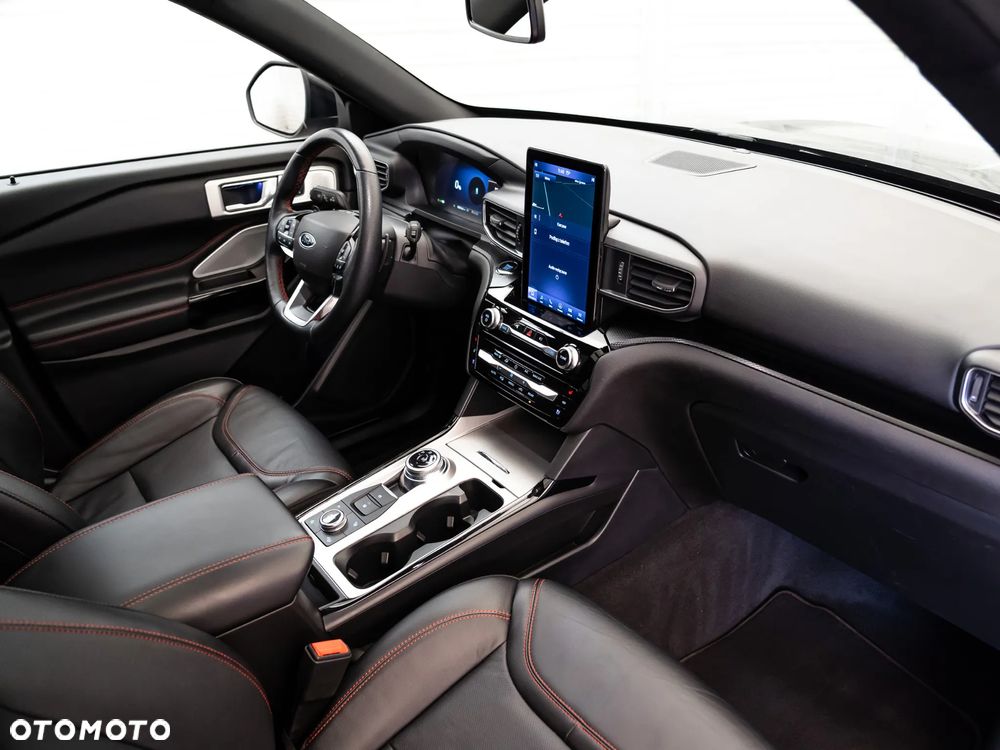 Ford Explorer - 26