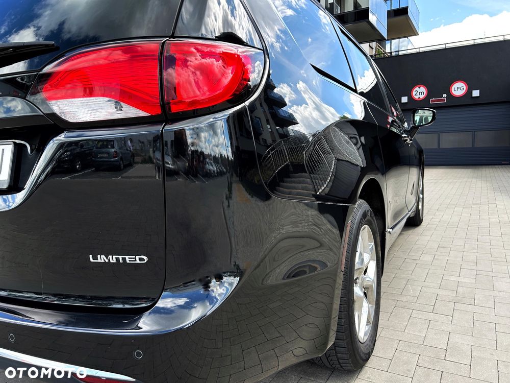 Chrysler Pacifica - 14