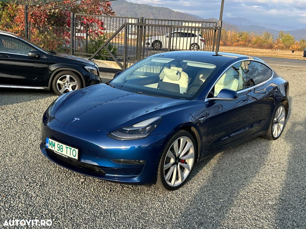 Tesla Model 3 - 8
