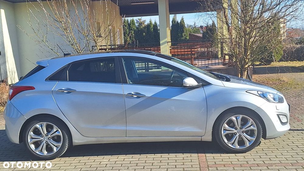 Hyundai i30 blue 1.6 CRDi Premium - 5