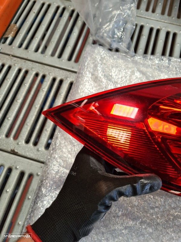 Farolim Esquerdo Painel Lanterna Stop Tras Ilharga Porsche Cayenne (9P - 4