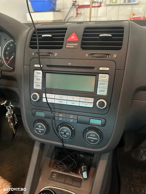 Volkswagen Golf - 2