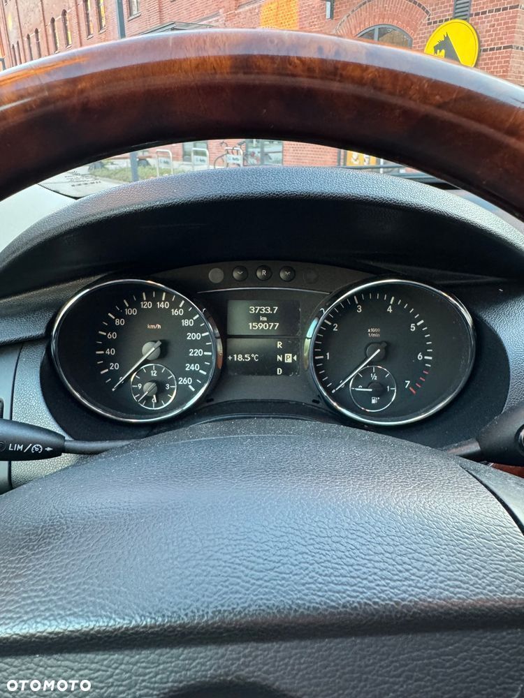 Mercedes-Benz Klasa R 350 4Matic 7G-TRONIC - 22