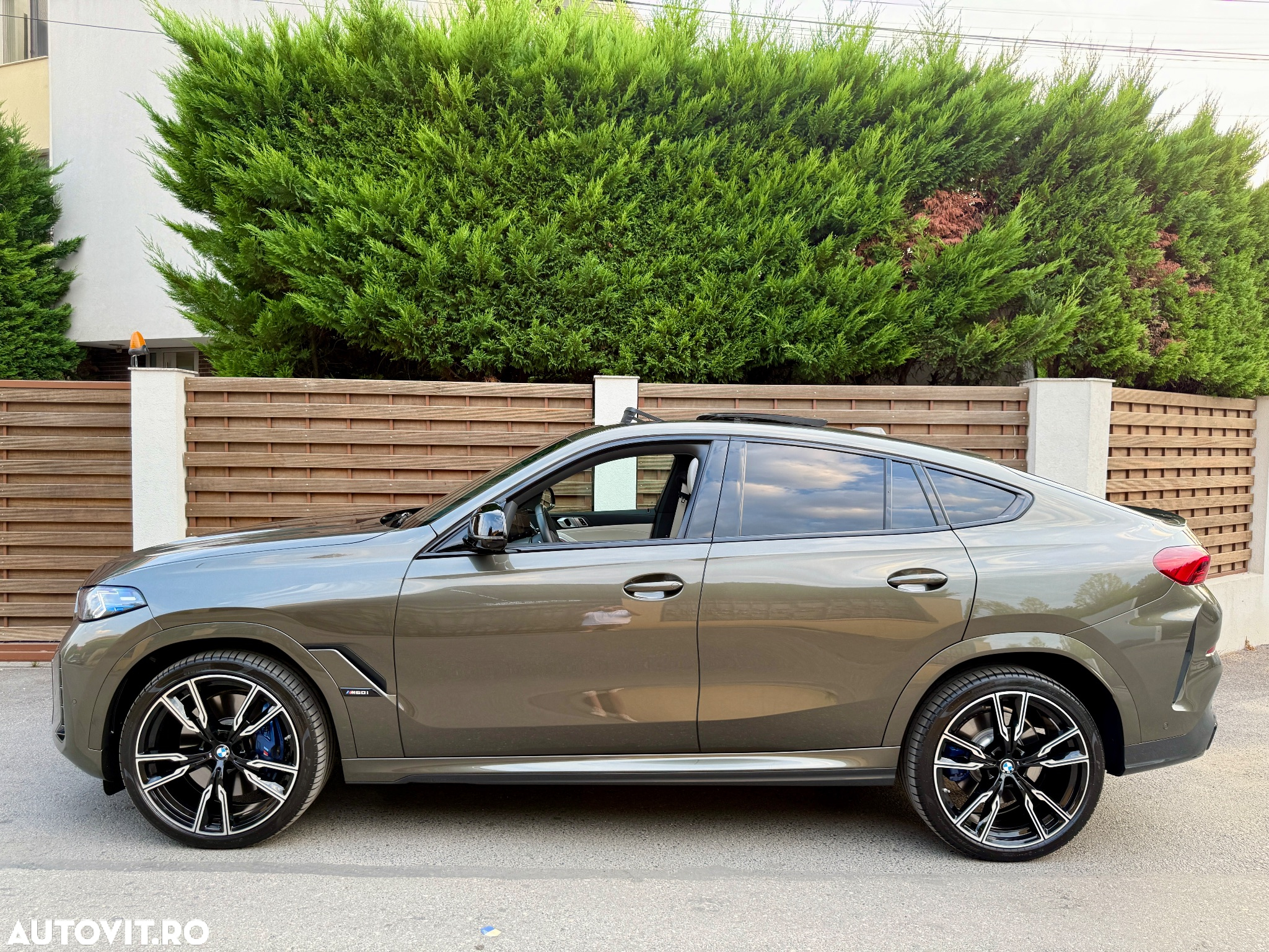 BMW X6 M M60i xDrive AT MHEV - 8