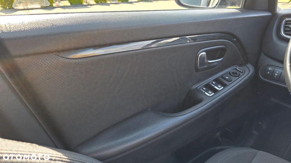 Kia Carens 1.6 GDI Edition 7 - 18