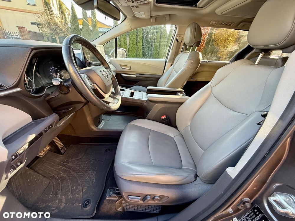 Toyota Sienna 3.5 V6 XLE AWD - 22