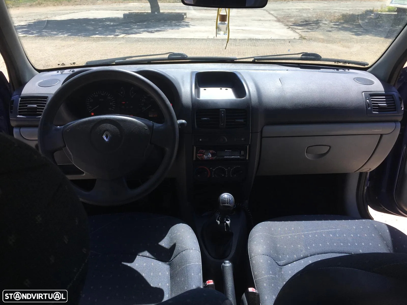 Renault Clio 1.5 dCi Authentique - 9