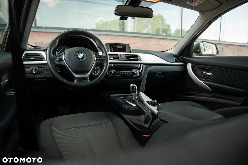 BMW Seria 3 318d - 28