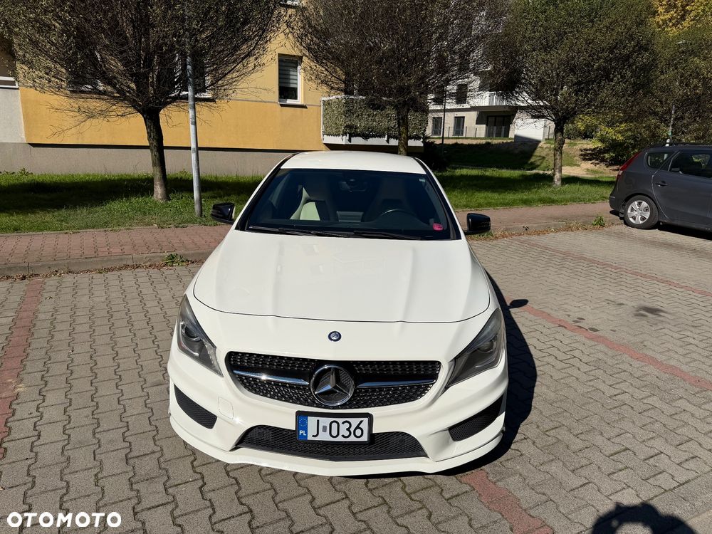 Mercedes-Benz CLA 250 7G-DCT Urban - 17