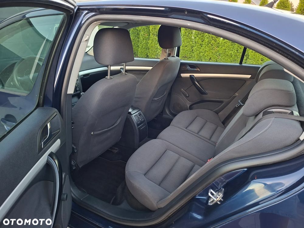 Skoda Octavia 1.6 FSI Classic - 12