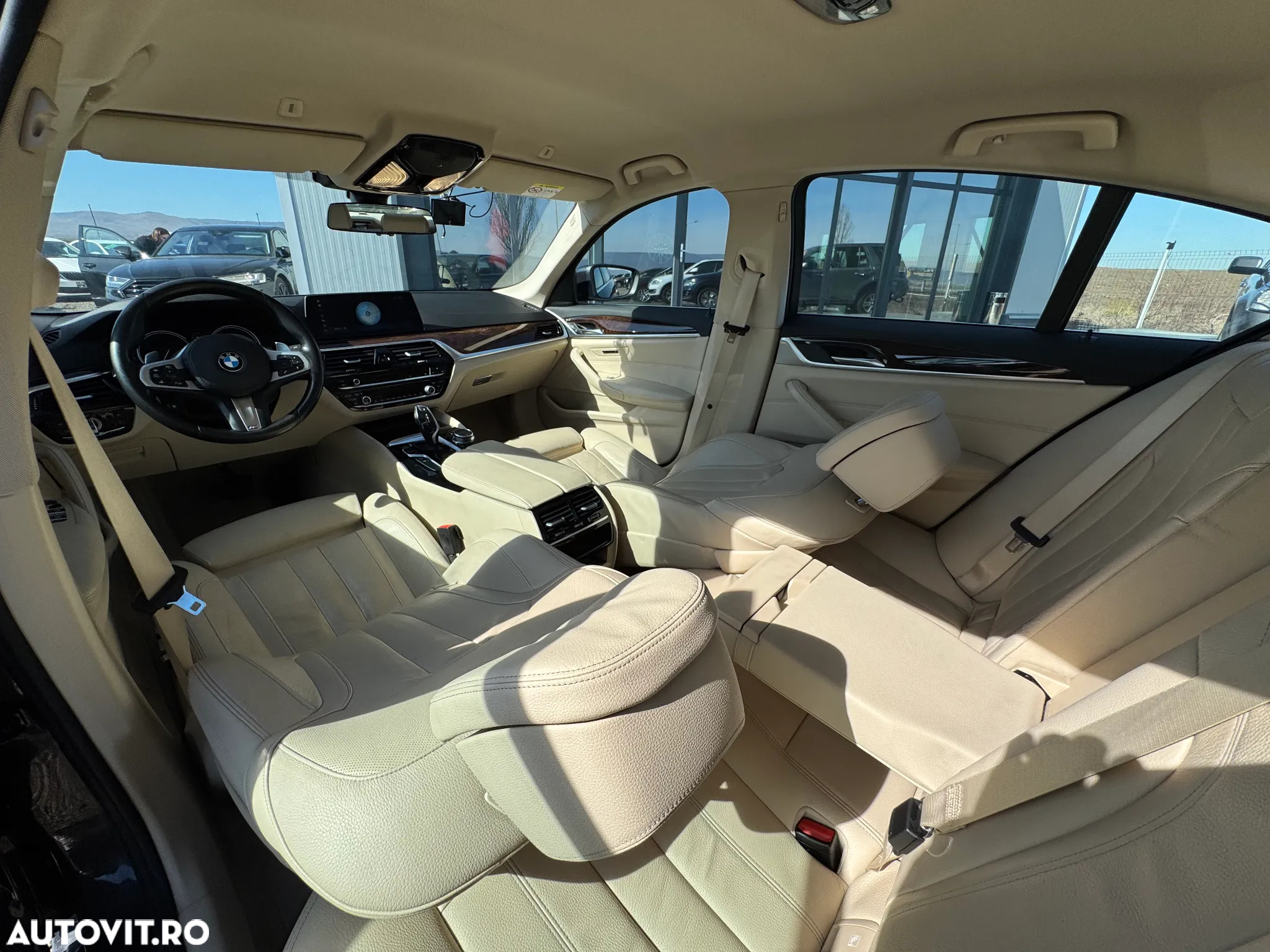 BMW Seria 5 520d xDrive AT - 25