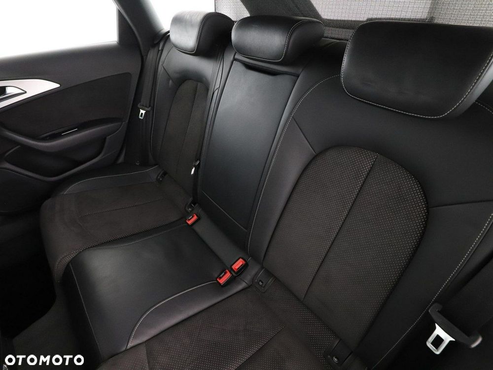 Audi A6 Avant 2.0 TDI quattro S tronic - 17