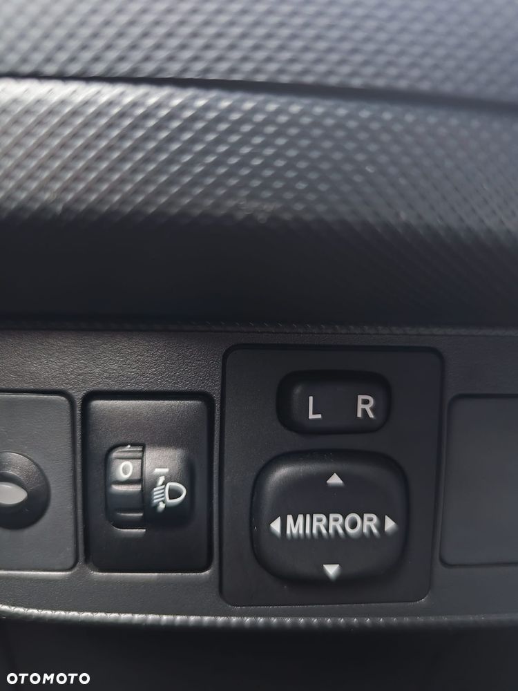 Toyota Auris 1.33 VVT-i Terra - 10