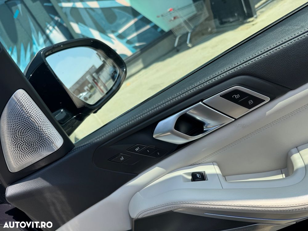 BMW X5 M M50i - 12