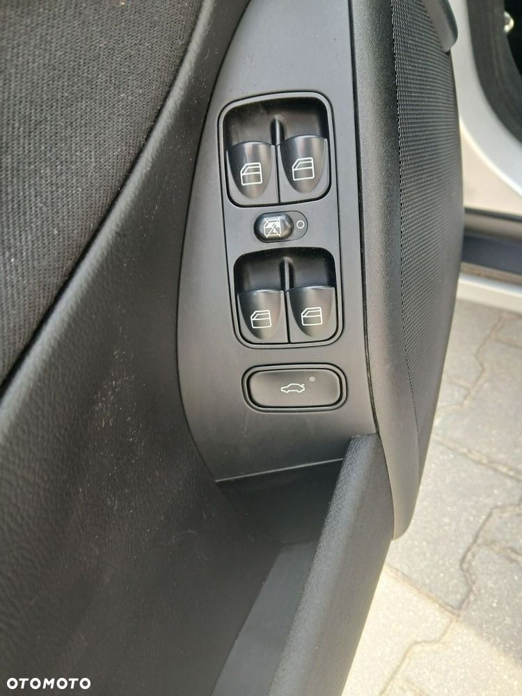 Mercedes-Benz Klasa C 180 Kompressor Automatik Classic Sport Edition - 16