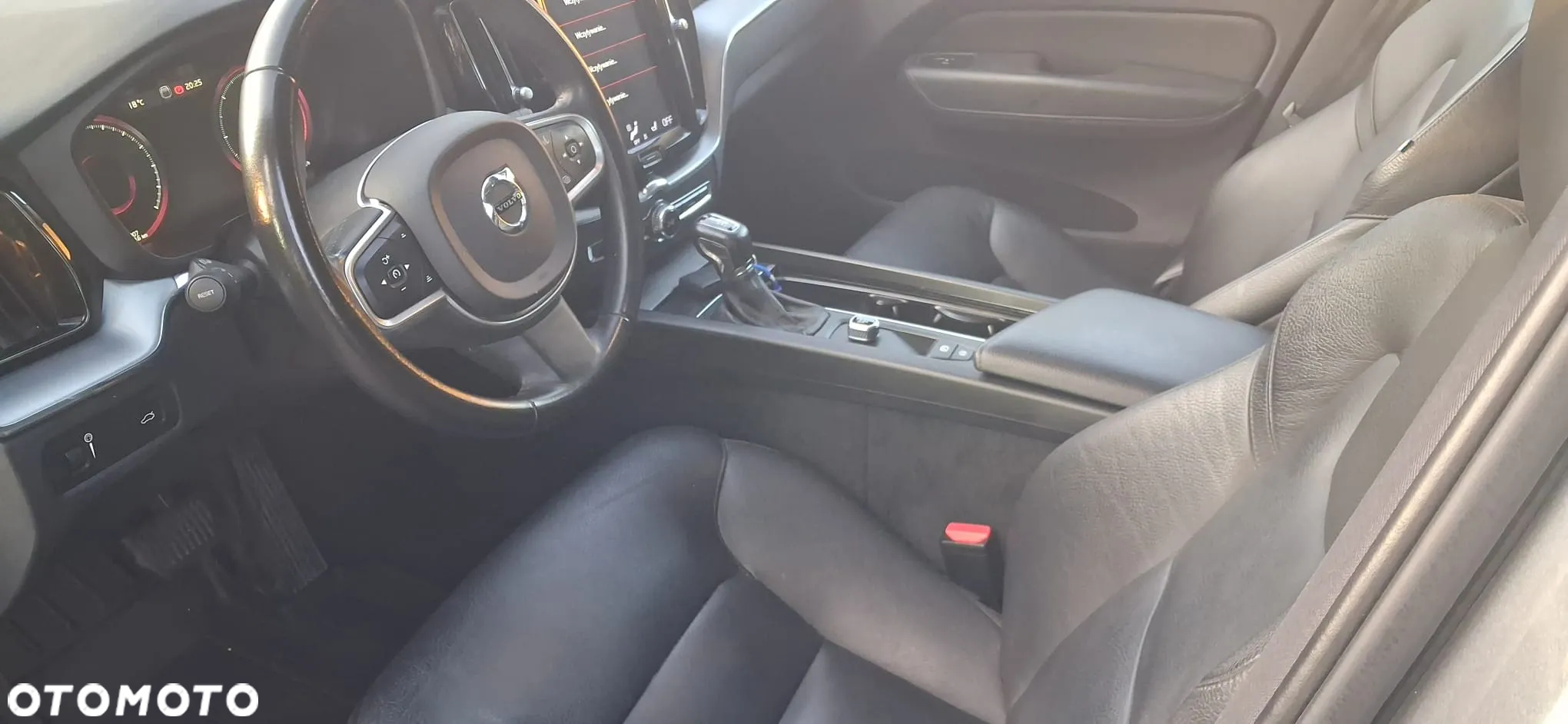 Volvo XC 60 D4 Geartronic Momentum Pro - 4