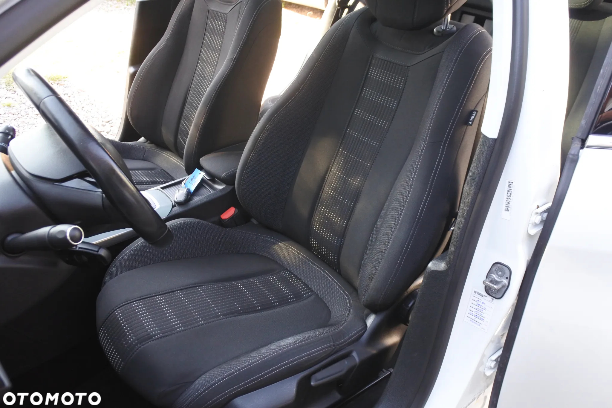 Peugeot 308 PureTech 130 EAT8 Allure - 11