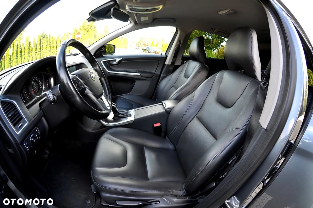Volvo XC 60 D4 Geartronic Summum - 16