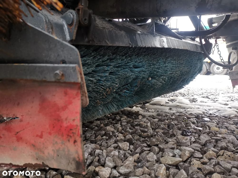 Iveco Eurocargo 180e25 zamiatarka Johanston VT800 - 22