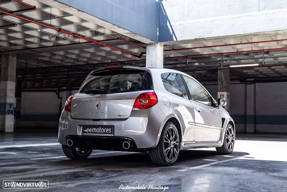 Renault Clio 2.0 16V RS - 2