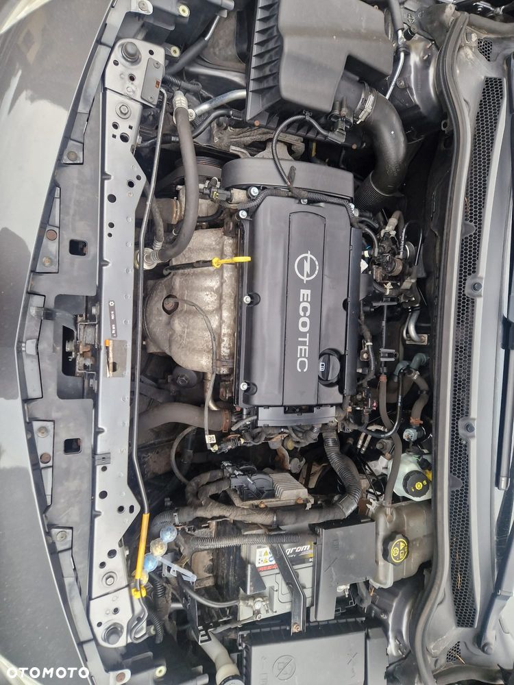 Opel Astra 1.6 Sport - 12