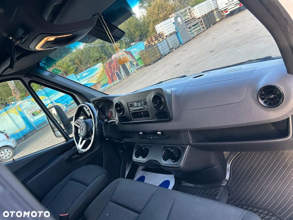 Mercedes-Benz Sprinter - 18