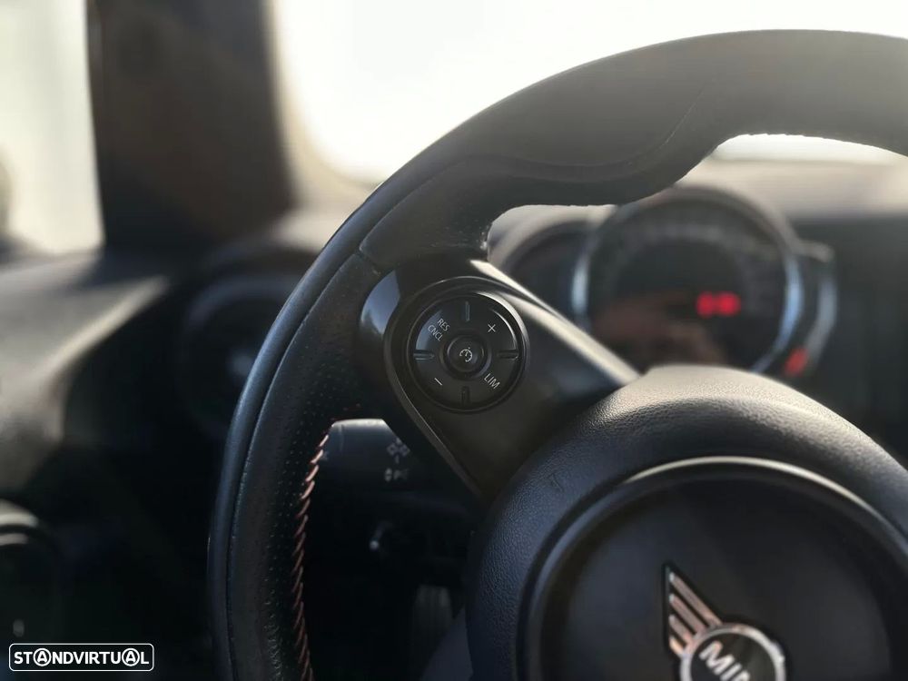 MINI 5 Portas Cooper D - 25