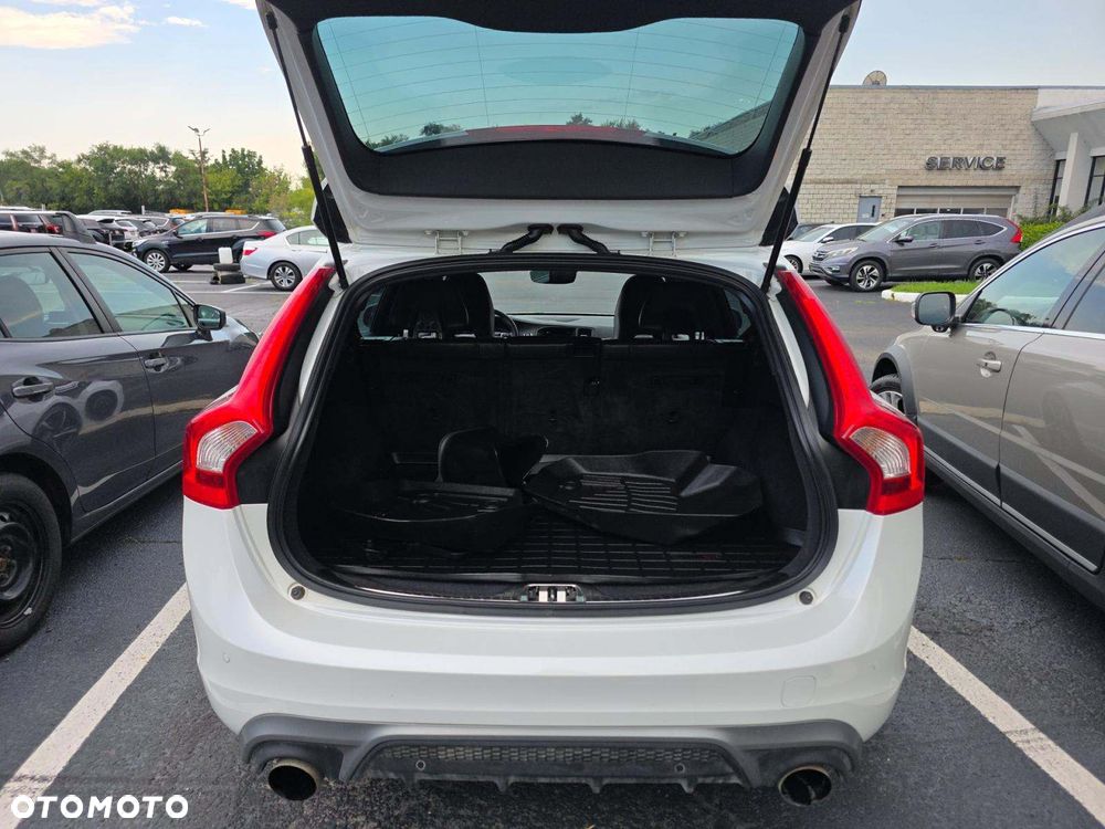 Volvo V60 T6 AWD R-Design - 7