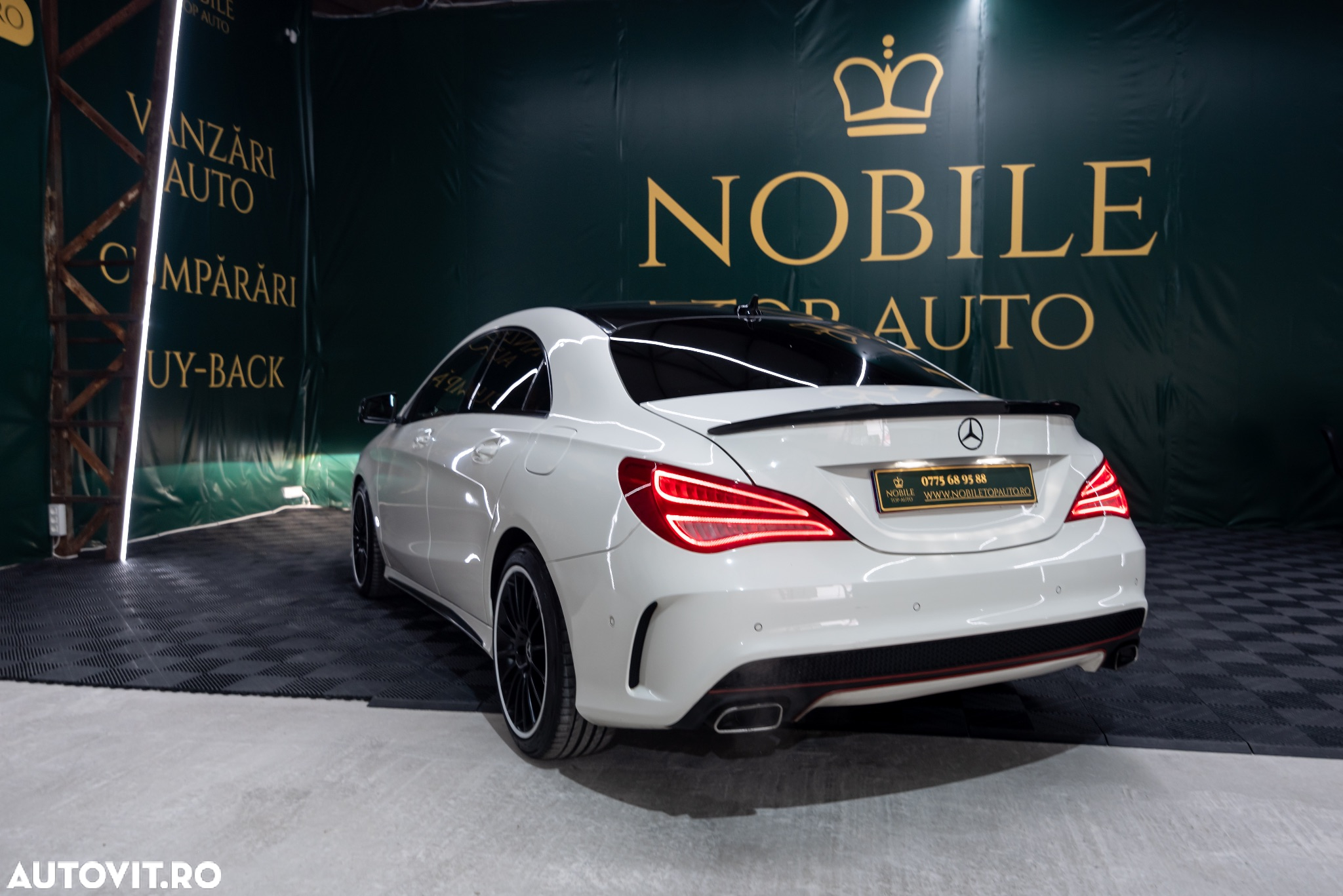 Mercedes-Benz CLA 200 7G-DCT AMG Line - 5