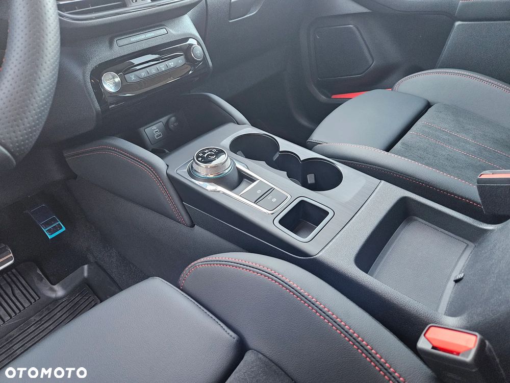 Ford Kuga 2.5 FHEV FWD ST-Line X eCVT - 19