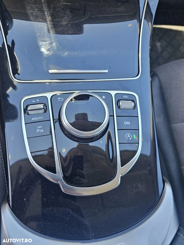 Mercedes-Benz C - 24
