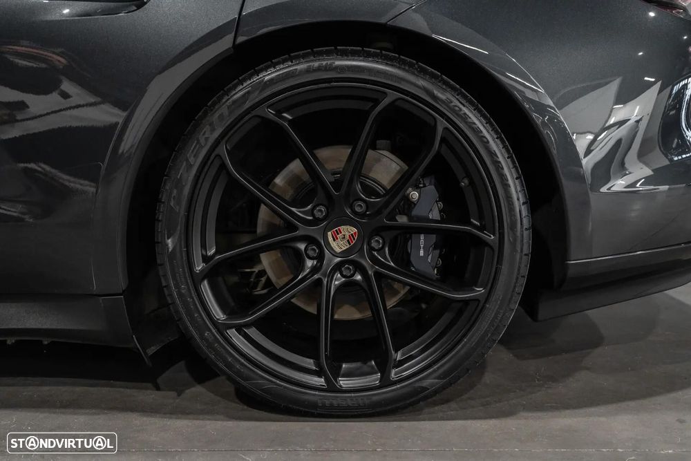Porsche Taycan 4 - 29
