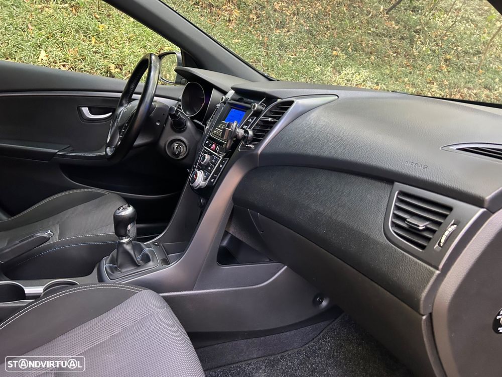 Hyundai i30 1.6 CRDI Blue Comfort J16 - 15
