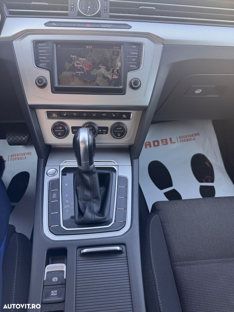 Volkswagen Passat 2.0 TDI SCR DSG - 17