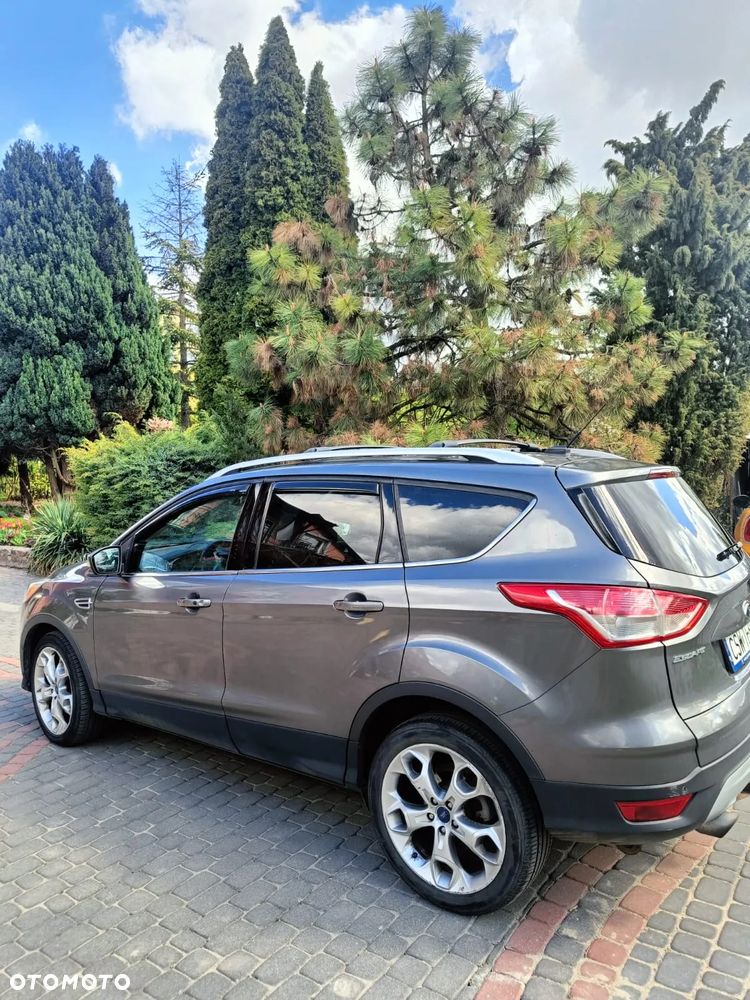 Ford Escape 2.0 EcoBoost AWD Titanium - 3