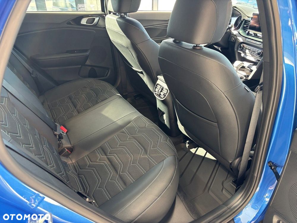 Kia XCeed - 12