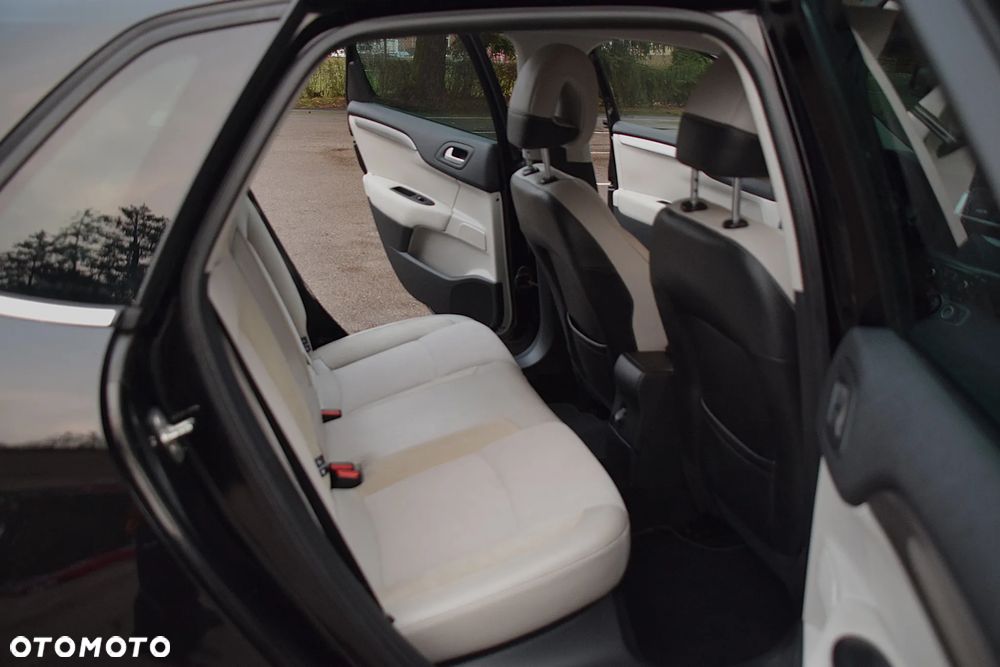 Citroën C4 VTi 120 Exclusive - 25